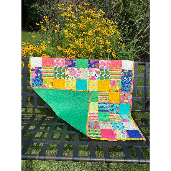 Patchwork Bright Summer Baby or Toddler Quilt with a mini pillow - one of a kind - Picture 7 of 12